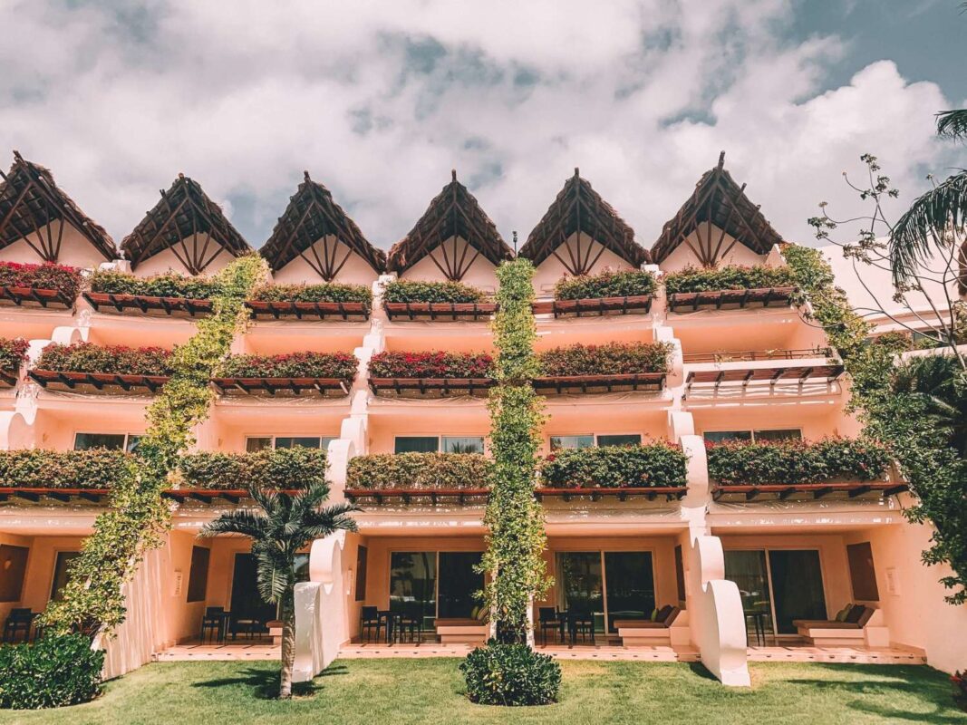 dayana-brooke-nKC_NWPXu8g-unsplash